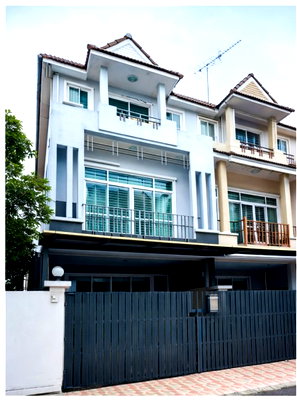 เช่าทาวน์โฮม นนทบุรี : โรบินสันไลฟ์สไตล์ ศรีสมาน 900 ม. ทางด่วนศรีสมาน1กม ถ เลี่ยงเมืองปากเกร็ด ซ25-31 ให้เช่าทาวน์โฮม3ชั้น3นอน3น้ำ แจ้งวัฒนะ 3 กม 23ตร.ว.160ตร.ม.