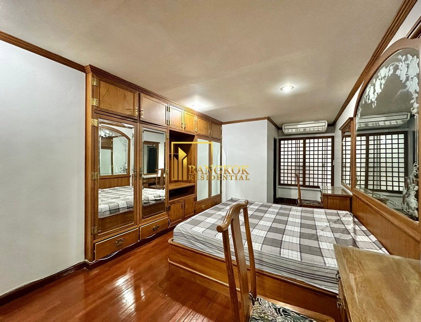 picture Le Premier 2 | Spacious 4 Bedroom Duplex Penthouse in Thonglor - BR18485CD - 33/52