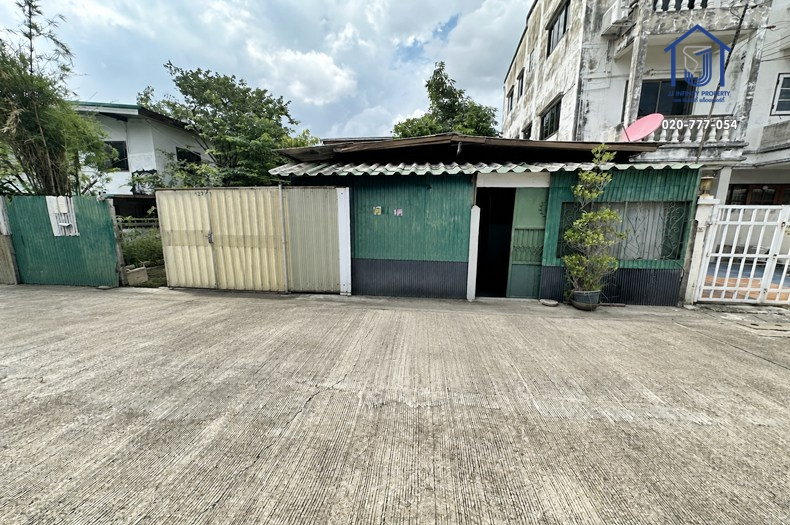 รูป ที่ดินพร้อมสิ่งปลูกสร้าง 50 ตารางวา ซอยลาดพร้าว 63 แยก 3 ใกล้รถไฟฟ้าสายสีเหลือง (สถานีโชคชัย 4) - รูปที่ 1/9