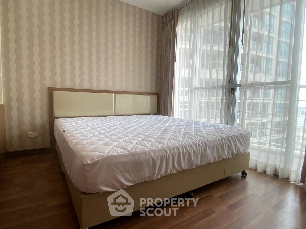 picture High-Floor 1-BR 52 Sqm At Le Luk Condominium, 200m to BTS Phra Khanong (ID 3069710) - 10/10
