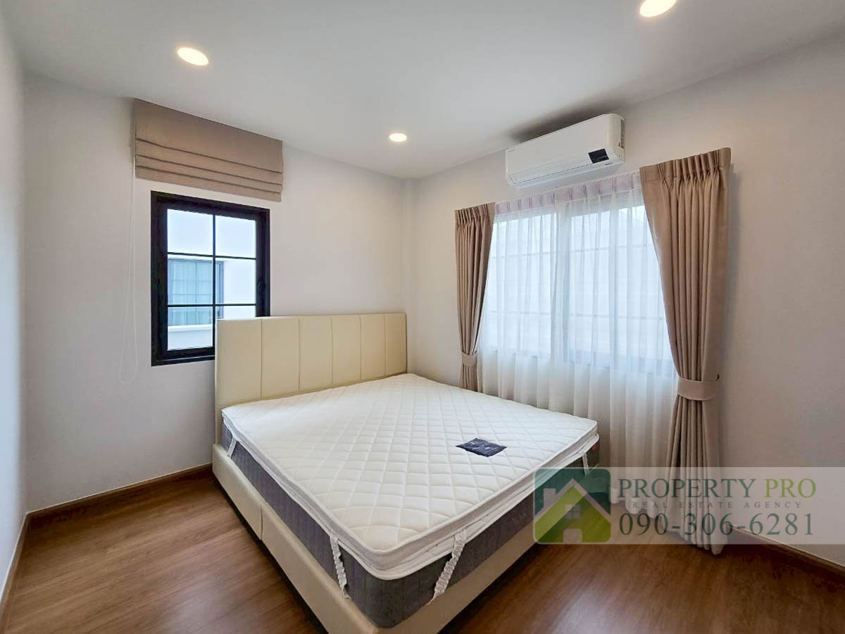 รูป ให้เช่า บ้าน Centro บางนา บ้านเดี่ยว 2 ชั้น 4 ห้องนอน 57 ตรว 235 ตรม บ้านสวย สภาพใหม่มาก หันหน้าทางทิศใต้ เฟอร์นิเจอร์ เครื่องใช้ไฟฟ้าครบ : MJ26R-009 - รูปที่ 5/24