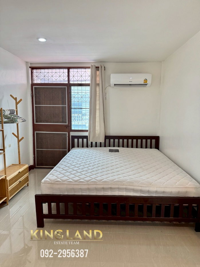รูป #ให้เช่าบ้าน ทำเลทอง ถ.ประเสริฐมนูญกิจ30 นวมินทร์ มี 2ห้องนอน 1ห้องน้ำ เช่า 10,000 บาท/เดือน #เลี้ยงสัตว์ได้ #พร้อมแอร์และเครื่องซักผ้าตู้เย็น - รูปที่ 4/13