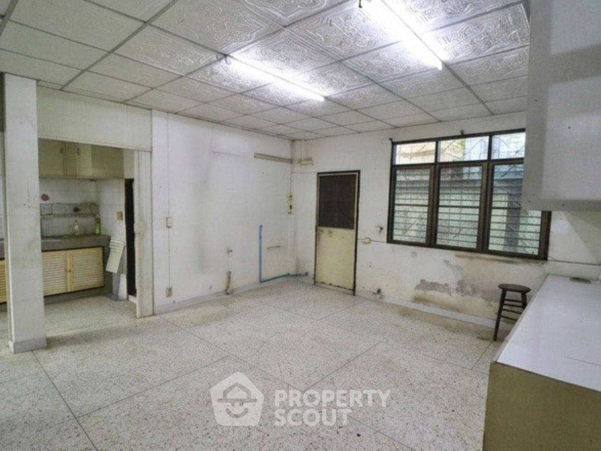 รูป บ้าน 10 ห้องนอน ขาย พร้อมเลี้ยงสัตว์ได้ โซน นวมินทร์ บึงกุ่ม กรุงเทพ (ID 3067606) - รูปที่ 11/16