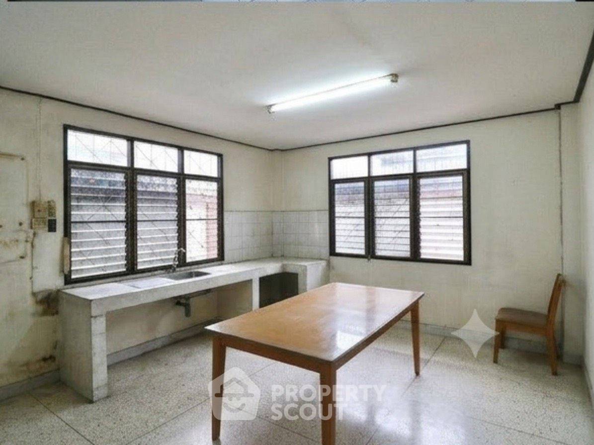 รูป บ้าน 10 ห้องนอน ขาย พร้อมเลี้ยงสัตว์ได้ โซน นวมินทร์ บึงกุ่ม กรุงเทพ (ID 3067606) - รูปที่ 8/16
