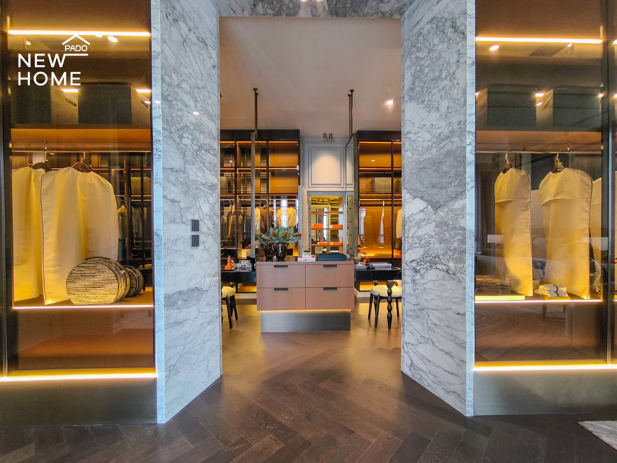 รูป Connoisseur พัฒนาการ บ้านหรู 3 ชั้น พร้อมลิฟต์ส่วนตัว จอดรถ 10 คัน พร้อม โรงจอดซุปเปอร์คาร์ พื้นที่ใช้สอย 952 ตร.ม - รูปที่ 57/70