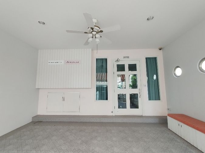 3-bed home office for rent, 195 sqm, 34 sq wah, Baan Klang Muang Grand De Paris Ratchada