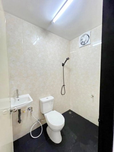 รูป โกดังพร้อมออฟฟิศ 2 ชั้น 250 ตร.ม. รังสิตคลอง4 สนามกอล์ฟธัญญะ 2 ห้องน้ำ ออฟฟิศ 80 ตร.ม.ไฟฟ้า 3 เฟส - รูปที่ 4/7