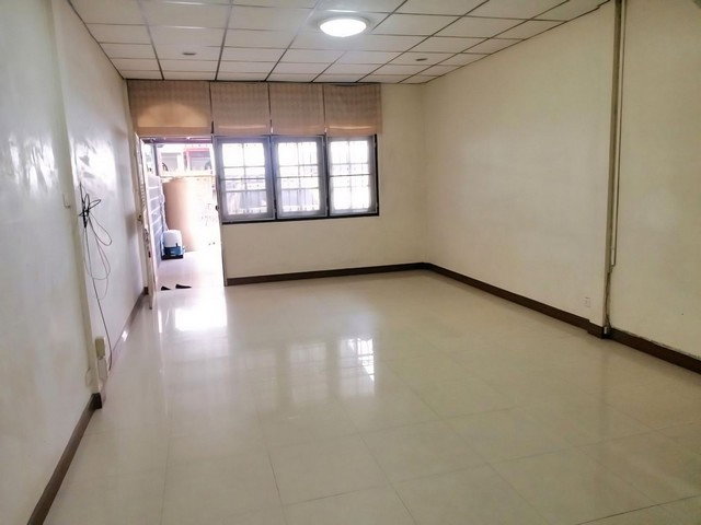 picture FOR RENT TOWNHOUSE PROPERTY 12000 BAHT per MONTH - 3/8