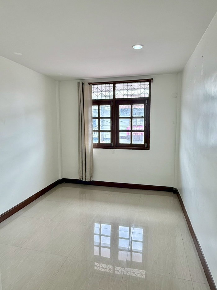 รูป #ให้เช่าบ้าน ทำเลทอง ถ.ประเสริฐมนูญกิจ30 นวมินทร์ มี 2ห้องนอน 1ห้องน้ำ เช่า 10,000 บาท/เดือน #เลี้ยงสัตว์ได้ #พร้อมแอร์และเครื่องซักผ้าตู้เย็น - รูปที่ 12/13