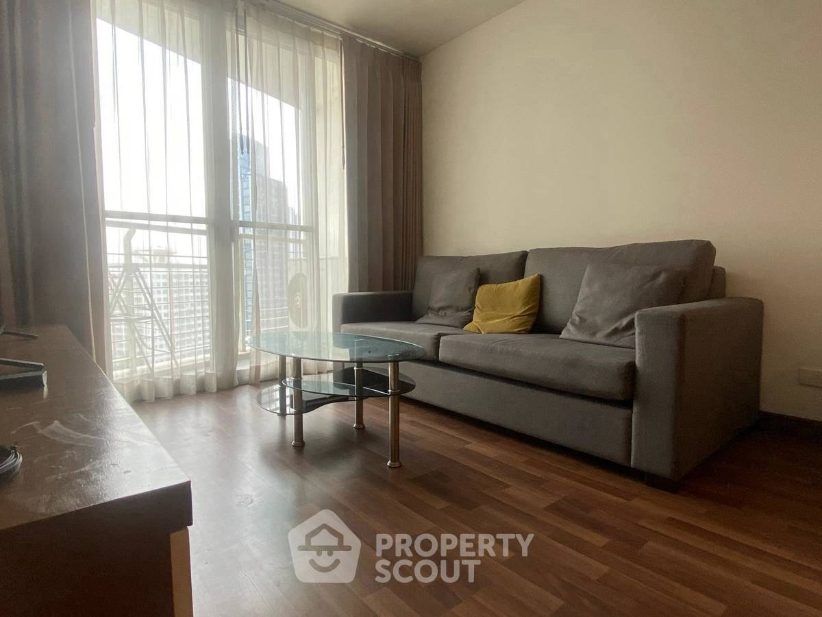 picture High-Floor 1-BR 52 Sqm At Le Luk Condominium, 200m to BTS Phra Khanong (ID 3069710) - 2/10