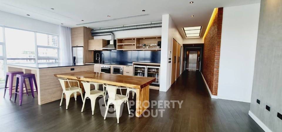 รูป คอนโด 4 ห้องนอน 255 ตร.ม. เพ็ทได้ Penthouse Condominium 3 ใกล้ BTS เอกมัย 300 ม. (ID 3068341) - รูปที่ 3/11