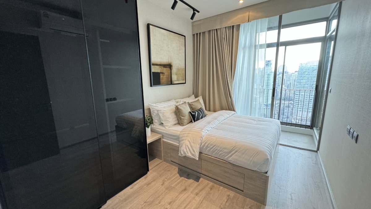 รูป Condo for RENT : Rhythm Ekamai Estate   𝐒𝐢𝐳𝐞 : 42 sqm.  1 Bed 2 Bath /City view  𝐅𝐥𝐨𝐨𝐫 : 37th  ✅Fully furnished - รูปที่ 6/15