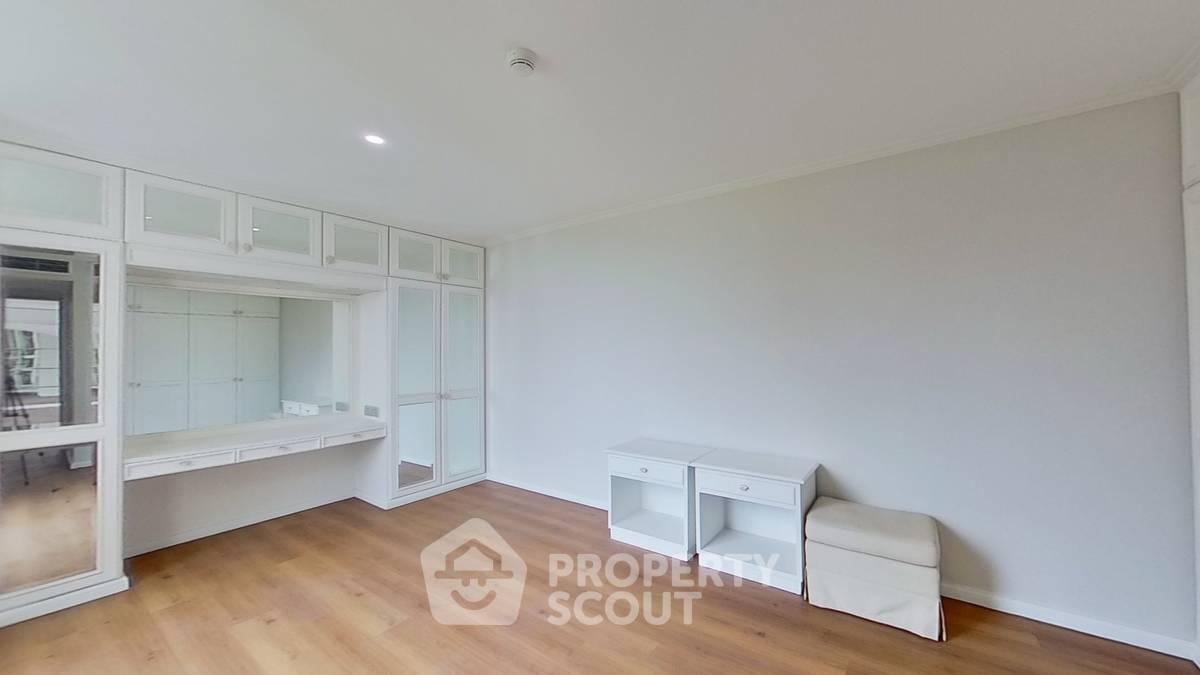 picture 3-BR 251 Sqm Condo At Somkid Gardens, 300m To BTS Chit Lom (ID 1917936) - 7/17
