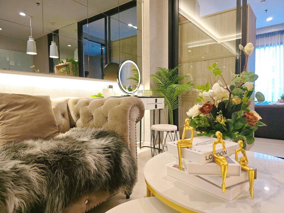 picture 🔥 Life Asoke 1 Bedroom Plus unit, 37 sq.m., near MRT Phetchaburi, only 22,900 THB! ✨ Spacious room with workspace,ready to move in! 🏙️ - 12/17