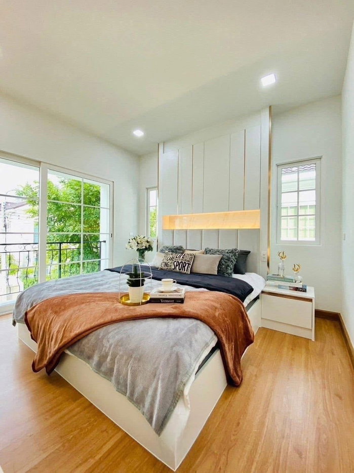 รูป 🏡✨ ให้เช่าบ้านแฝด 2 ชั้น โครงการ Golden Neo บางนา – สวนหลวง 4 ห้องนอน 3 ห้องน้ำ บ้านสวยสไตล์อังกฤษ พร้อมเข้าอยู่ ✨ใกล้เมกาบางนา ✔ รับชาวต่างชาติ - รูปที่ 6/12