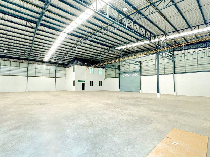 รูป ปตท.สาลี กำนันโอ่ง 899ม. โกดังพร้อมสำนักงานให้เช่า 7ไร่ ขนาดโกดัง 900ตร.ม. อาคารสำนักงาน 2 ชั้น 2 ห้องทำงาน 6 ห้องน้ำ 11,200 ตร.ม - รูปที่ 4/8