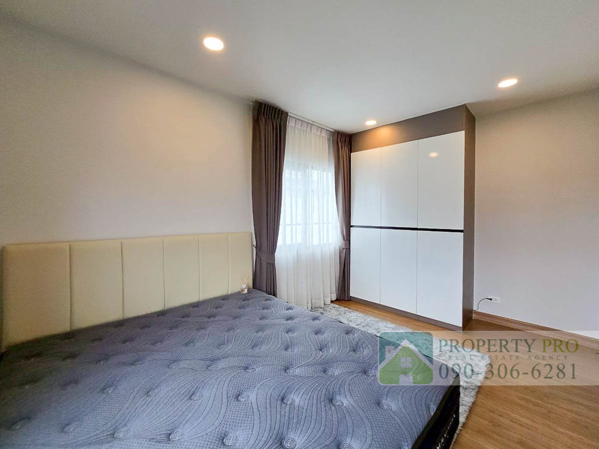 รูป ให้เช่า บ้าน Centro บางนา บ้านเดี่ยว 2 ชั้น 4 ห้องนอน 57 ตรว 235 ตรม บ้านสวย สภาพใหม่มาก หันหน้าทางทิศใต้ เฟอร์นิเจอร์ เครื่องใช้ไฟฟ้าครบ : MJ26R-009 - รูปที่ 18/24
