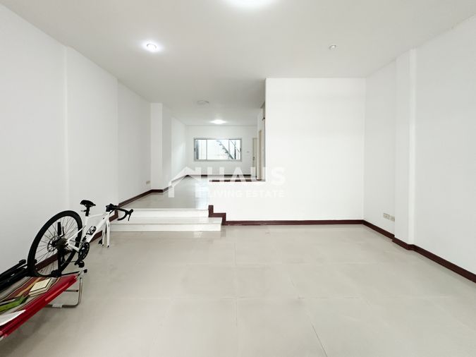 3-bed townhouse for sale, 200 sqm, 25 sq wah, Vista Park Viphavadi