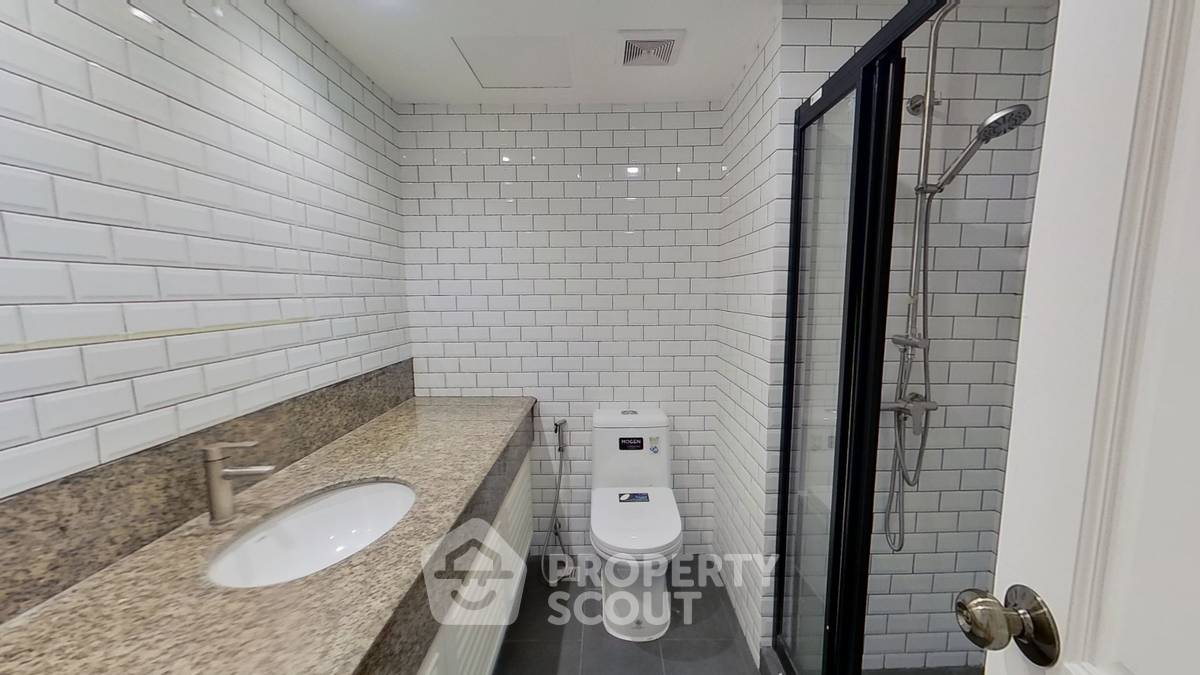 picture 3-BR 251 Sqm Condo At Somkid Gardens, 300m To BTS Chit Lom (ID 1917936) - 9/17