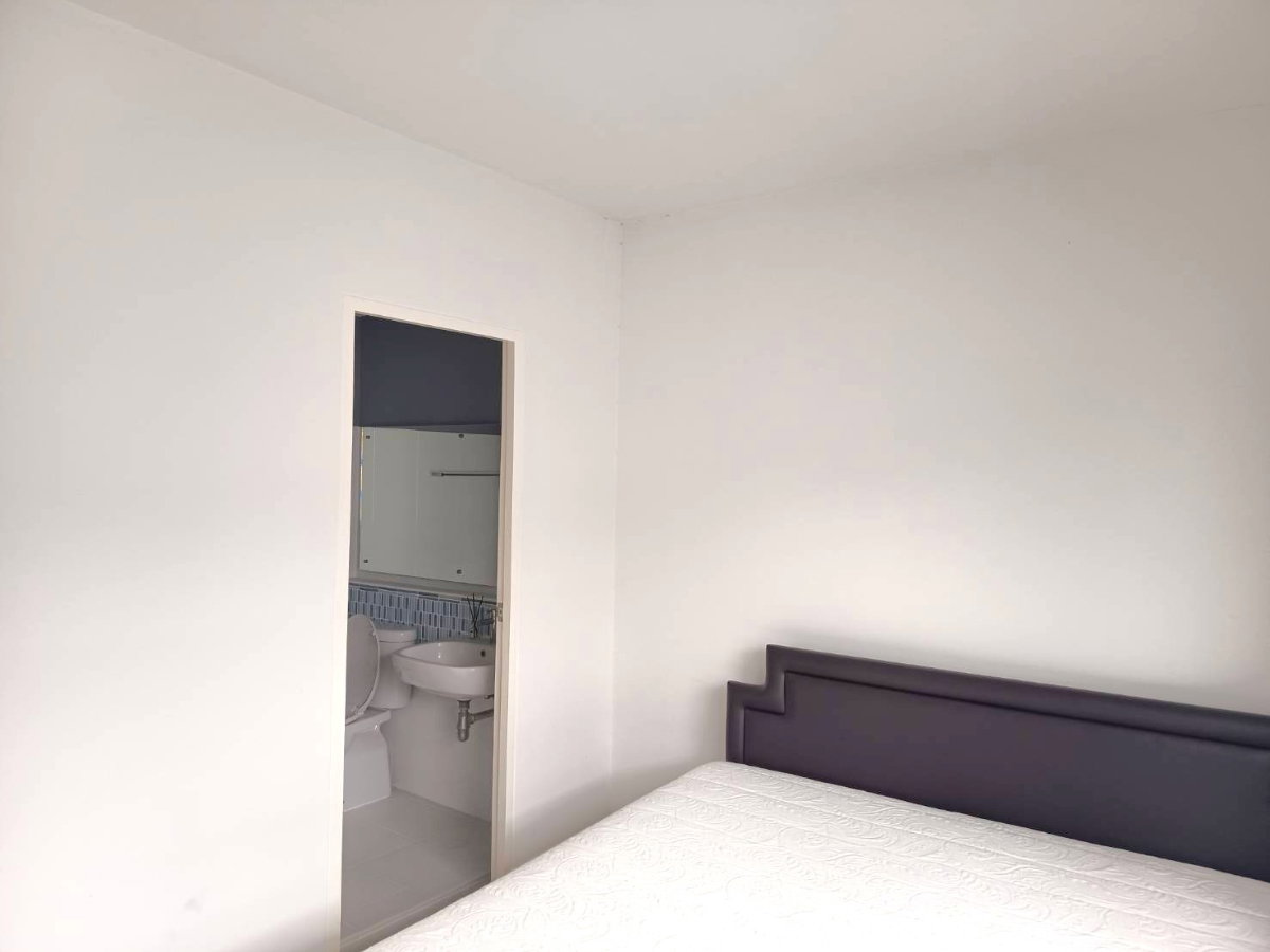 รูป คุ้มกว่าใคร! บ้านถูก! ในหมู่บ้านหรูแพง!! ขาย ทาวน์โฮม หมู่บ้าน Villaggio บางนา(เอแบค) บ้าน Land & Houses เดินทางสะดวก ถ.บางนา-ตราด ใกล้เอแบค บางนา - รูปที่ 13/18