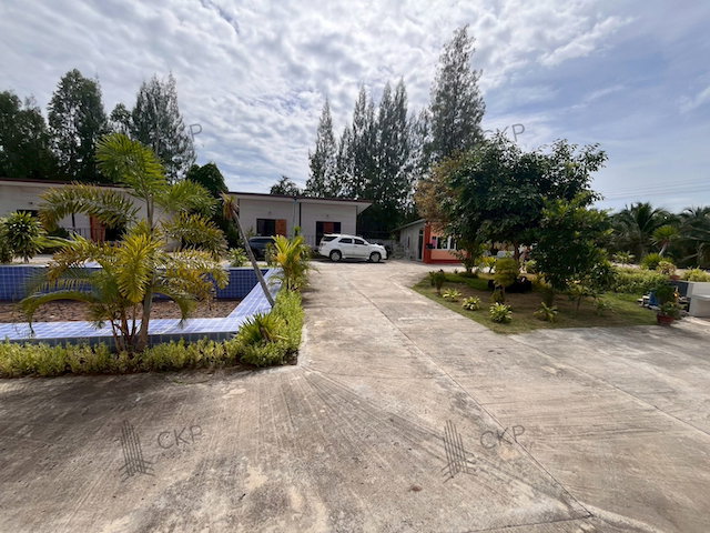 รูป กิจการ บ้านพัก รีสอร์ท อ่าวน้อย ประจวบ ติดถนนเพชรเกษมฝั่งขาขึ้น ยังดำเนินกิจการเป็นปกติ - รูปที่ 11/13