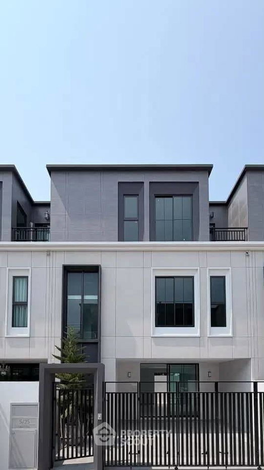 รูป ทาวน์โฮม 4 ห้องนอน ให้เช่า โซนท่าข้าม บางขุนเทียน (ID 3069274) - รูปที่ 1/11