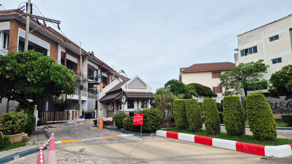 รูป ขายทาวน์โฮม 3 ชั้นครึ่ง หมู่บ้านรินรดา ทำเลดี เดินทางสะดวก - รูปที่ 18/18