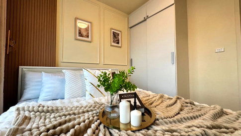 Newly renovated, ready-to-move-in condo near the BTS Skytrain, government offices, and Don Mueang Airport.