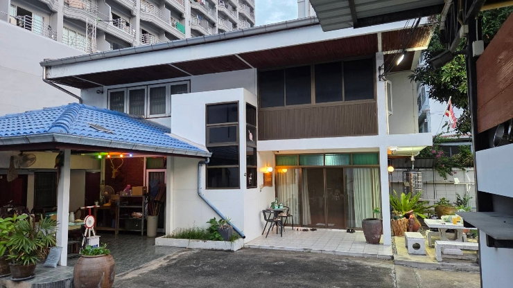 รูป บ้านพร้อมที่ดินแปลงใหญ่ ใกล้รถไฟฟ้าสายสีเหลือง - รูปที่ 2/7