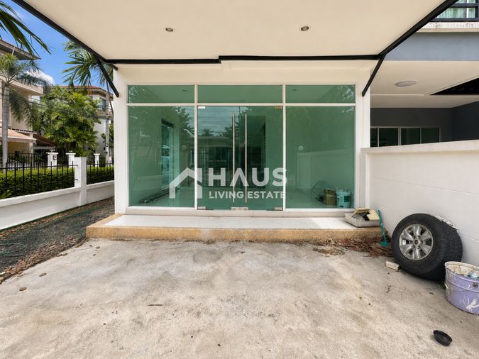 3-bed townhouse for sale, 200 sqm, 37.6 sq wah, Vista Park Viphavadi