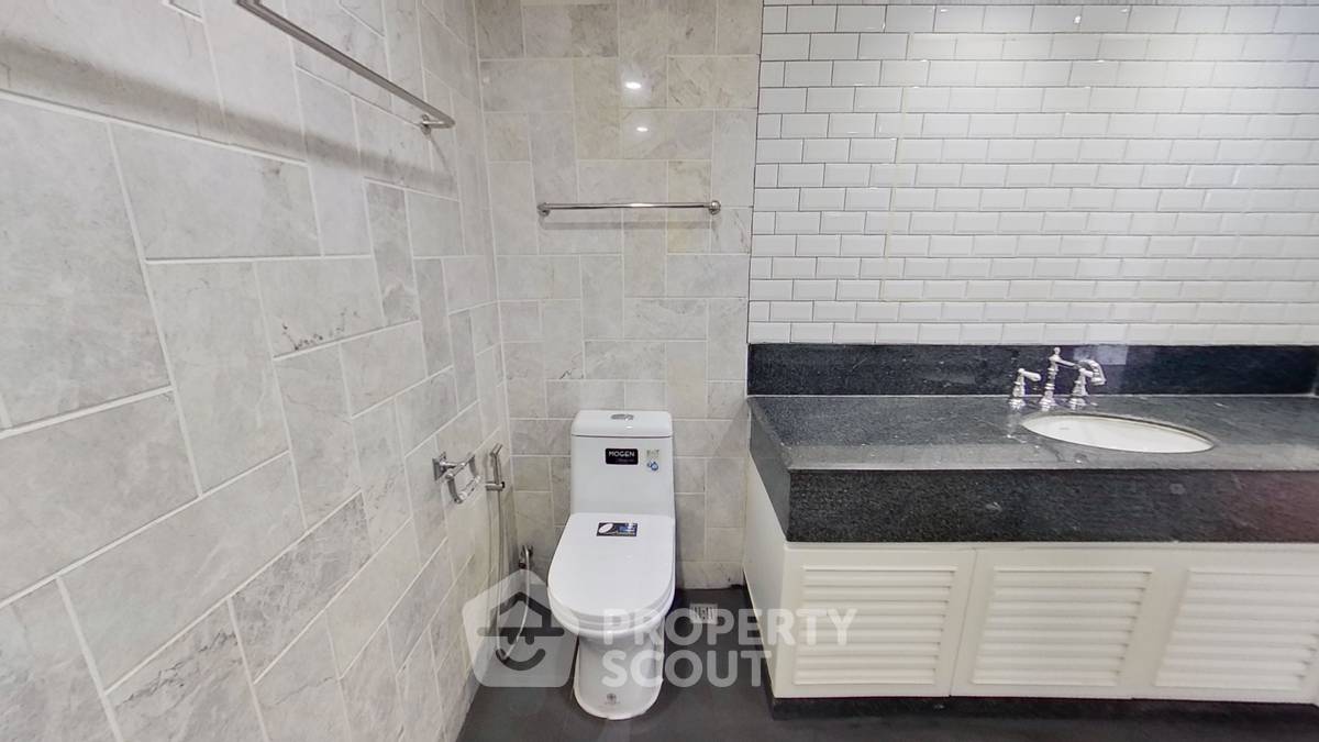 picture 3-BR 251 Sqm Condo At Somkid Gardens, 300m To BTS Chit Lom (ID 1917936) - 2/17