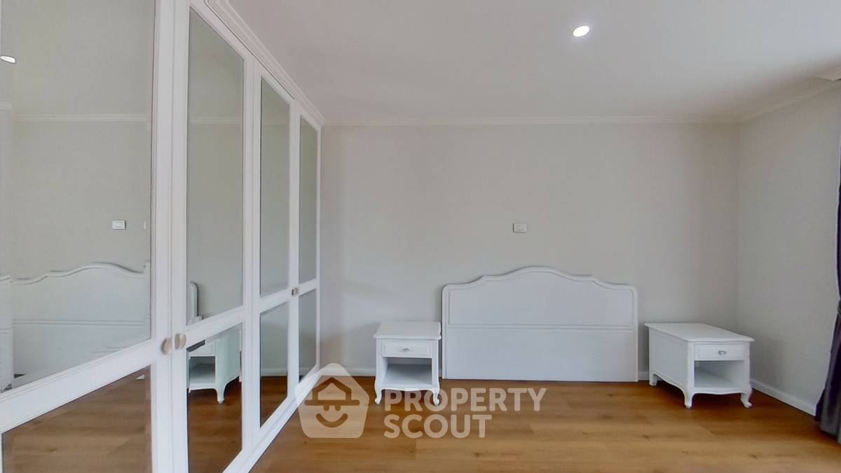 picture 3-BR 251 Sqm Condo At Somkid Gardens, 300m To BTS Chit Lom (ID 1917936) - 12/17