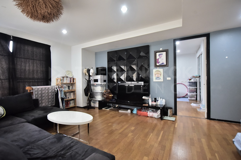 Ready-to-move-in Condo, Central City Location Amanta Ratchada near MRT Cultural Center of Thailand Station