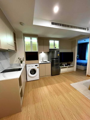 Condos for sale : condo Collezio Sathon pipat   ready to move in
