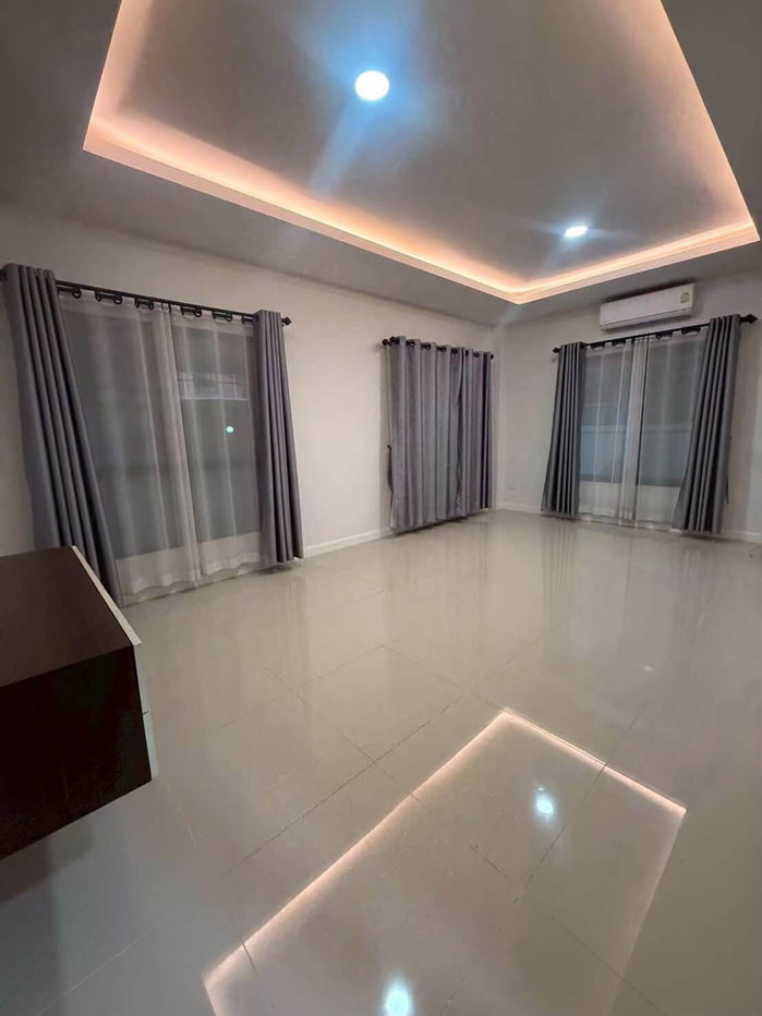 รูป ขาย | บ้านเดี่ยว 2 ชั้น พร้อมเข้าอยู่ ✨ บ้านหลังใหญ่ ทำเลหัวมุม ในหมู่บ้านเงียบสงบ พร้อมเฟอร์นิเจอร์ เหมาะสำหรับครอบครัวใหญ่  #CSP100933 - รูปที่ 3/14