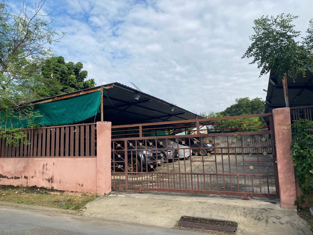 รูป ขายที่ดิน 88 ตารางวา หนองแขม พร้อมโรงจอดรถเช่า สามารถสร้างรายได้ให้ทันที ราคาขายเพียง 3.5 ล้านบาท - รูปที่ 1/9