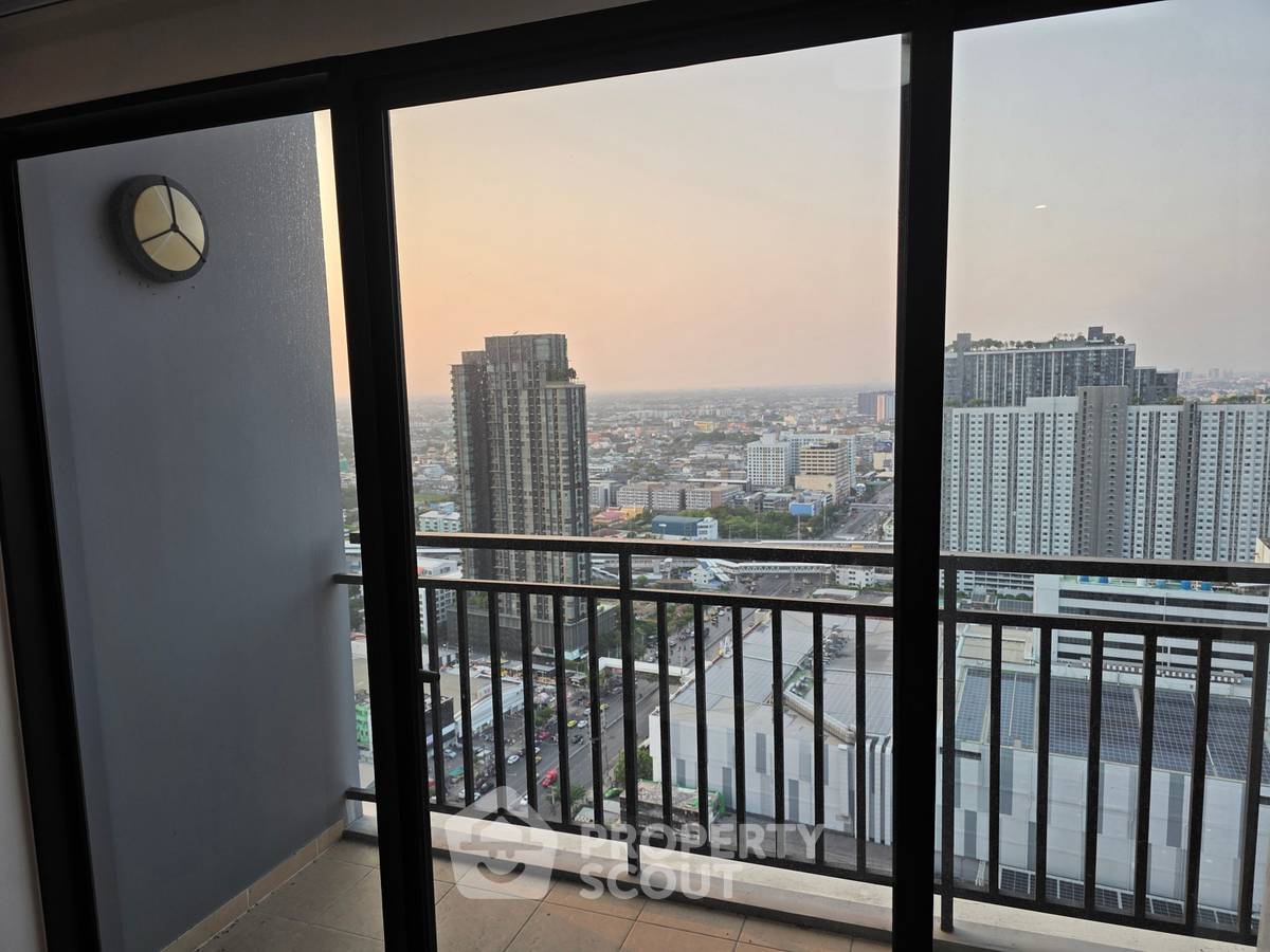 picture High-Floor 2-BR 88 Sqm At Supalai Loft Talat Phu, 400m to BTS (ID 3068277) - 3/16