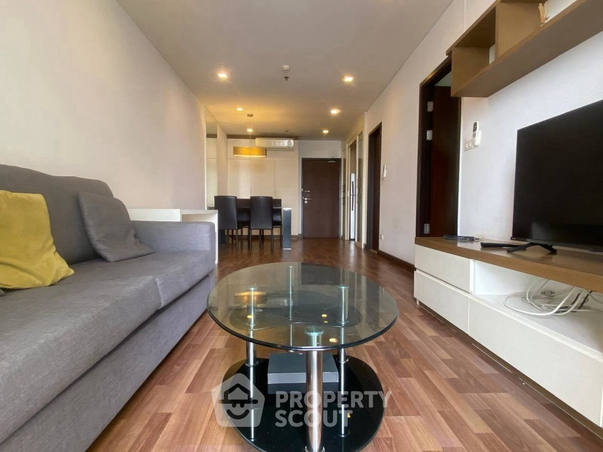 picture High-Floor 1-BR 52 Sqm At Le Luk Condominium, 200m to BTS Phra Khanong (ID 3069710) - 9/10