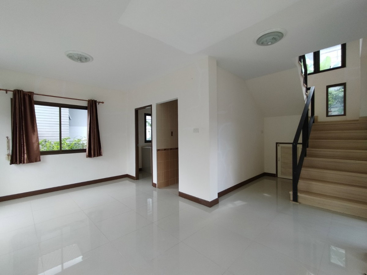 picture For Sale | 2-Storey Detached House  - 12/26