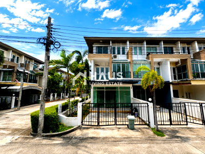 Townhouses for sale Lak Si : Vista Park Vibhavadi 2 / 3 Bedrooms #TDMK074