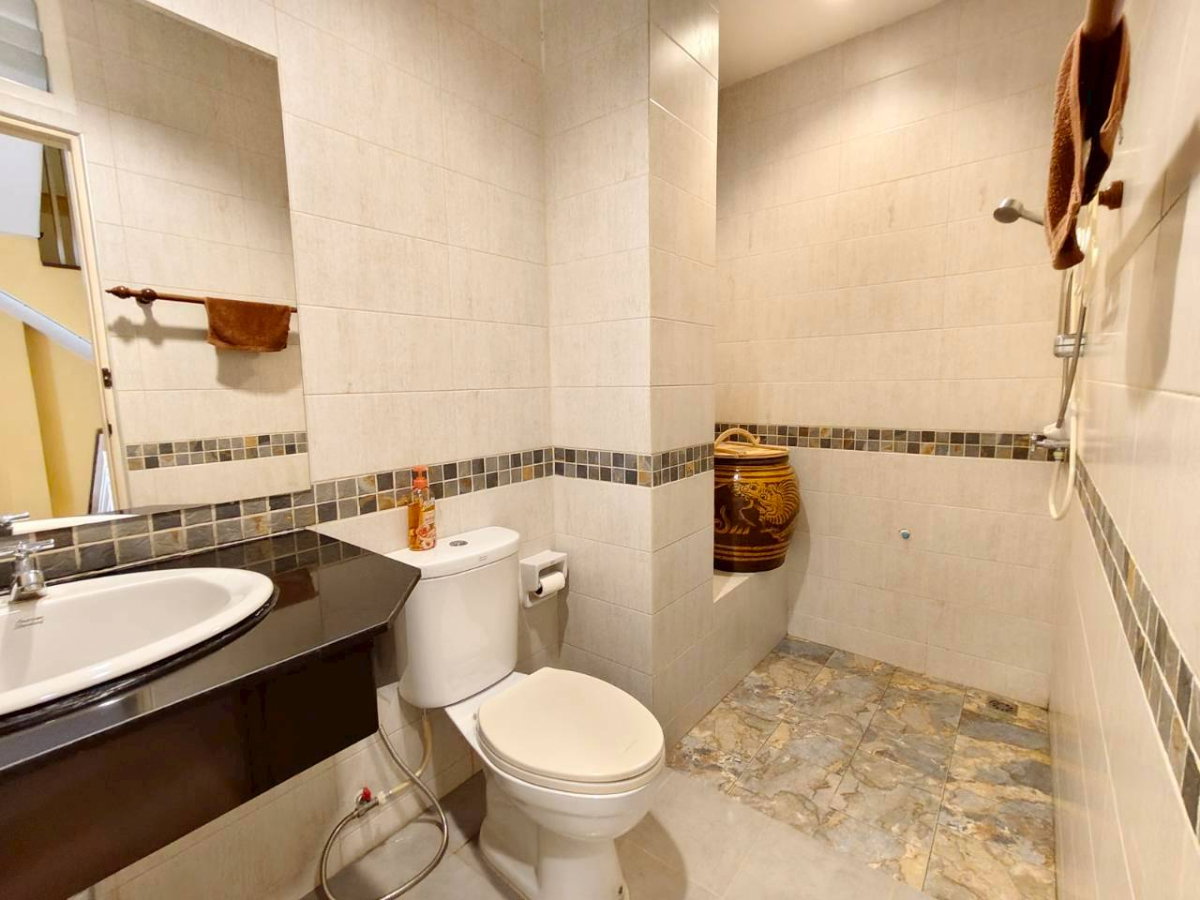 picture 3-story home office, fully decorated and ready to move in; includes air conditioning throughout. - 21/32