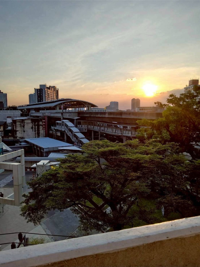 picture Studio room only 150 meters from BTS Udomsuk - 8/10