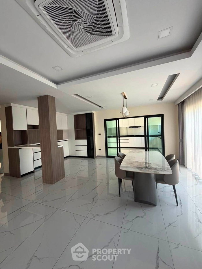 รูป ให้เช่า ทาวน์เฮ้าส์ 5 ห้องนอน โชคชัยวิลเลจ 9 โซนพัทยาตะวันออก (ID 3064873) - รูปที่ 4/12
