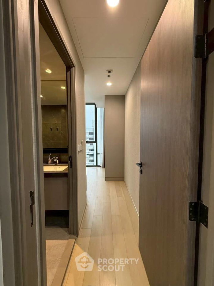 picture Well-Priced 1-BR 37 Sqm Condo At The Extro Phayathai–Rangnam, 300m to BTS Victory Monument (ID 3069054) - 11/13