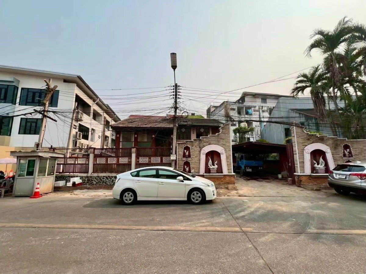 picture For sale House with Land in Nimman, Chiang Mai (ID:766HS) - 2/5