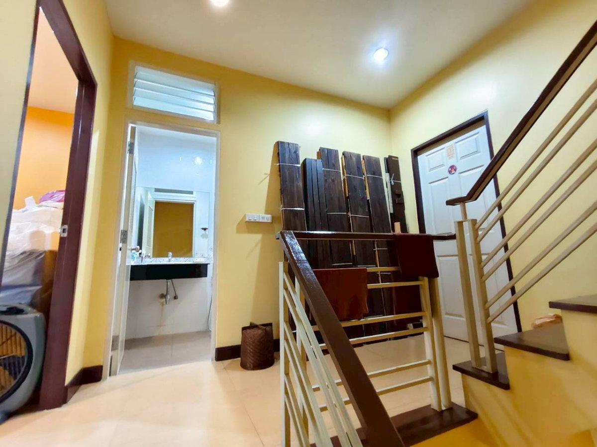 picture 3-story home office, fully decorated and ready to move in; includes air conditioning throughout. - 24/32