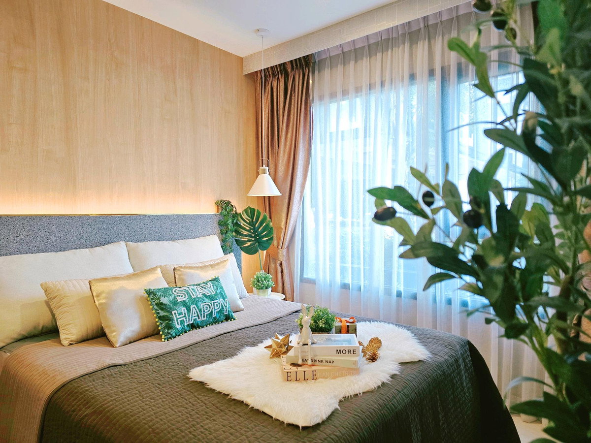 picture 🔥 Life Asoke 1 Bedroom Plus unit, 37 sq.m., near MRT Phetchaburi, only 22,900 THB! ✨ Spacious room with workspace,ready to move in! 🏙️ - 14/17