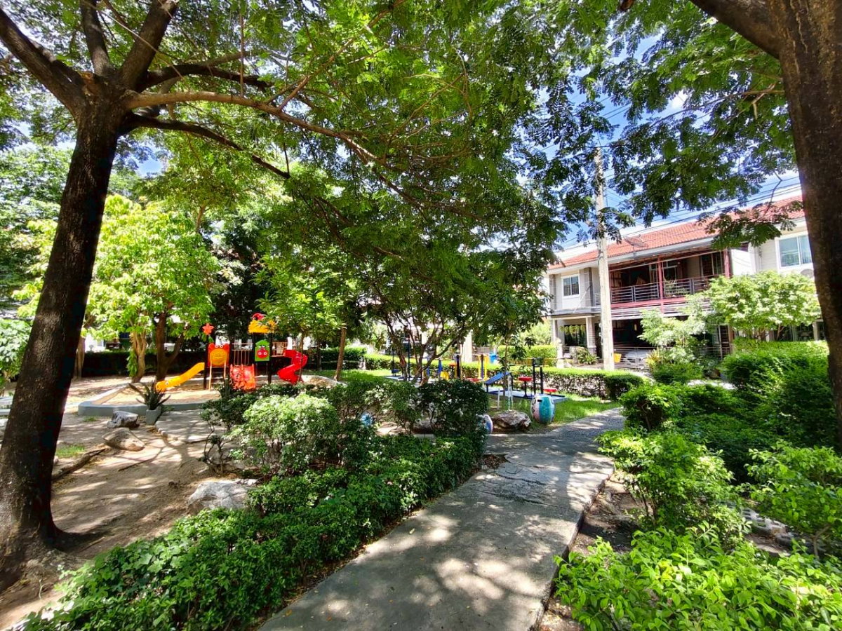 picture 3-story home office, fully decorated and ready to move in; includes air conditioning throughout. - 30/32