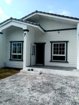 Houses for sale Dhonburi Rajabhat University Samut Prakan Campus : Single-story detached house, 3 bedrooms, 2 bathrooms.
