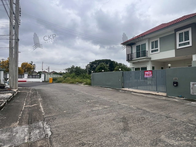 picture Two-story detached house, corner unit, in a tranquil setting on Ratchaphruek Road, near Robinson Ratchaphruek. Convenient transportation. - 7/22